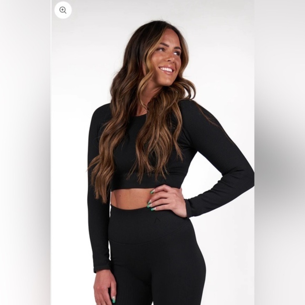 NWT Acta Ribbed Seamless Long Sleeve Shirt in Black Size XL